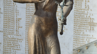 “ELEVATION”. BRONZE, STONE. HEROE’S SQUARE, TBILISI. MEMORIAL OF HEROES FALLEN FOR INTEGRITY OF GEORGIA. 2004.