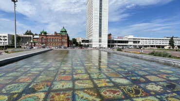 Pool at the Lenin Memorial Complex. Mosaic. 40 × 15 m. Ulyanovsk, Russia, 1970.