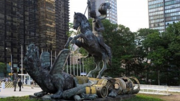 Good Defeats Evil. Bronze, fragments of SS-20 missiles. New York, USA, 1990