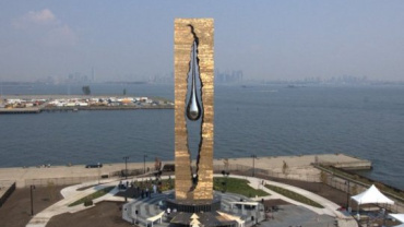 Tear of Grief. Bronze, 31 m. New Jersey, USA, 2005.